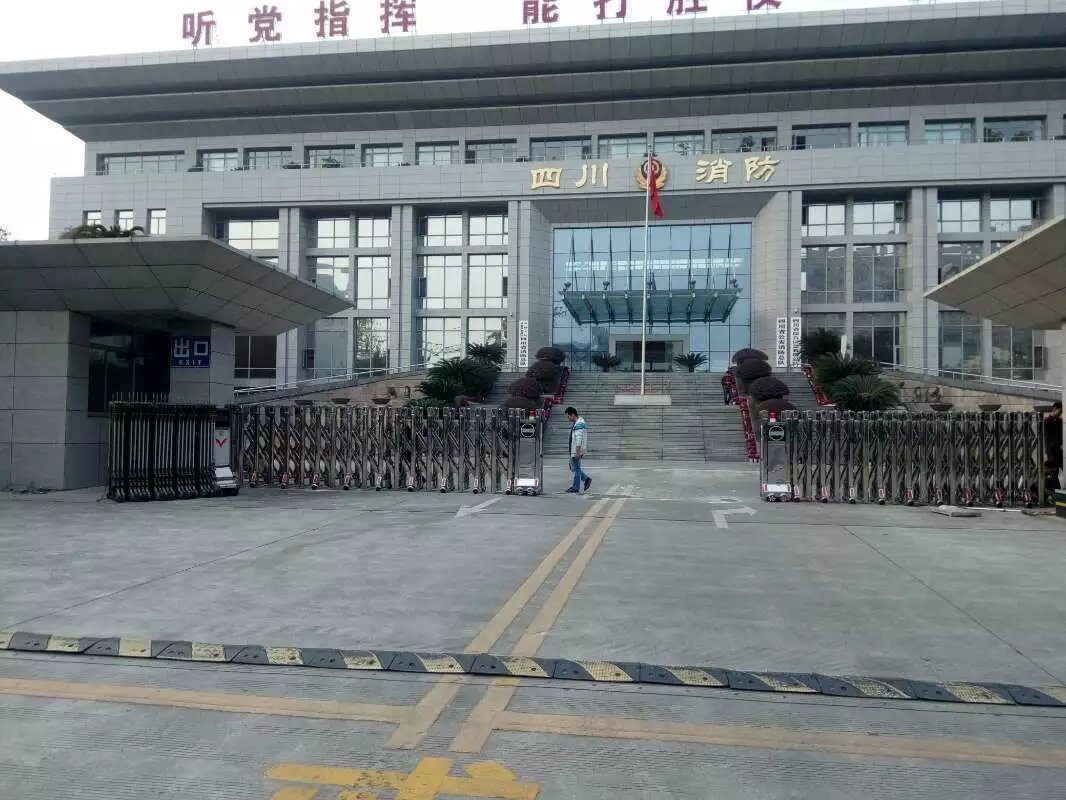 赣州赣县区赣州赣县区四川消防总队伸缩门